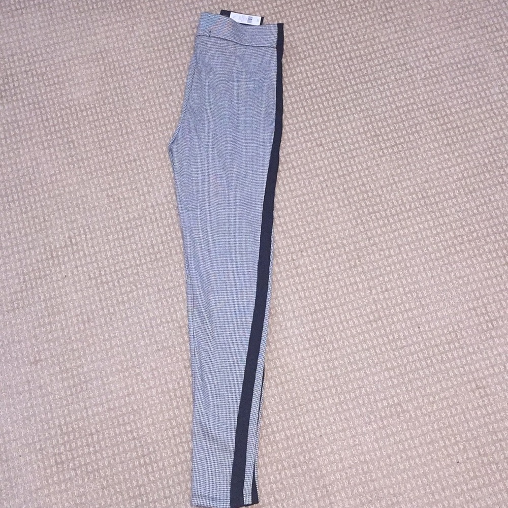 Dynamite houndstooth leggings with black stripes